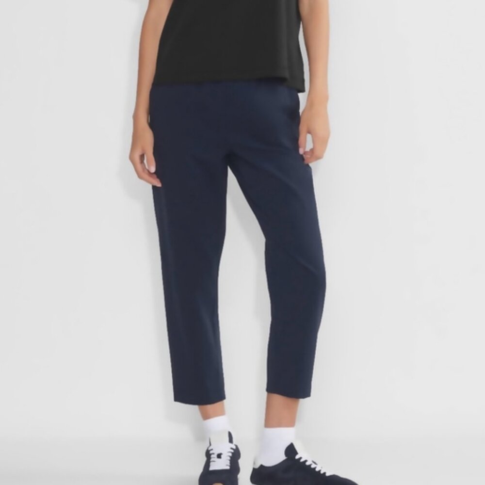 St. John navy blue santana knit crop pants size 8